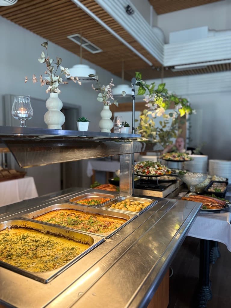 Buffet hall