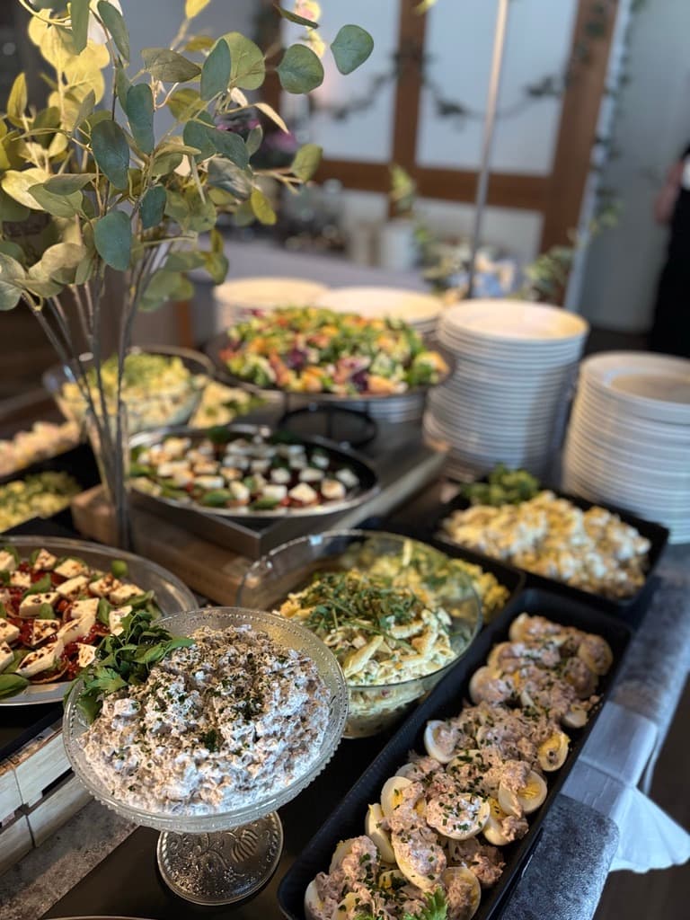 Smoked salmon and salad spread